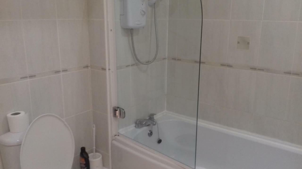 Double Room And Private Bath Neston Экстерьер фото